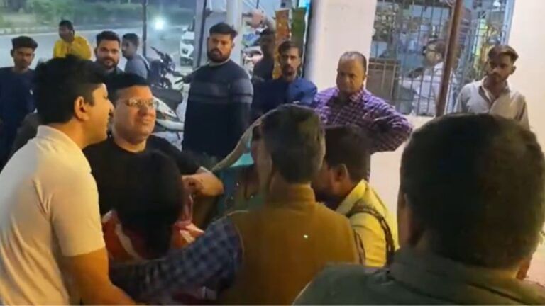 हिन्दू लड़की से शादी कर रहा था जलालुद्दीन, तभी पहुंची करणी सेना;फिर...