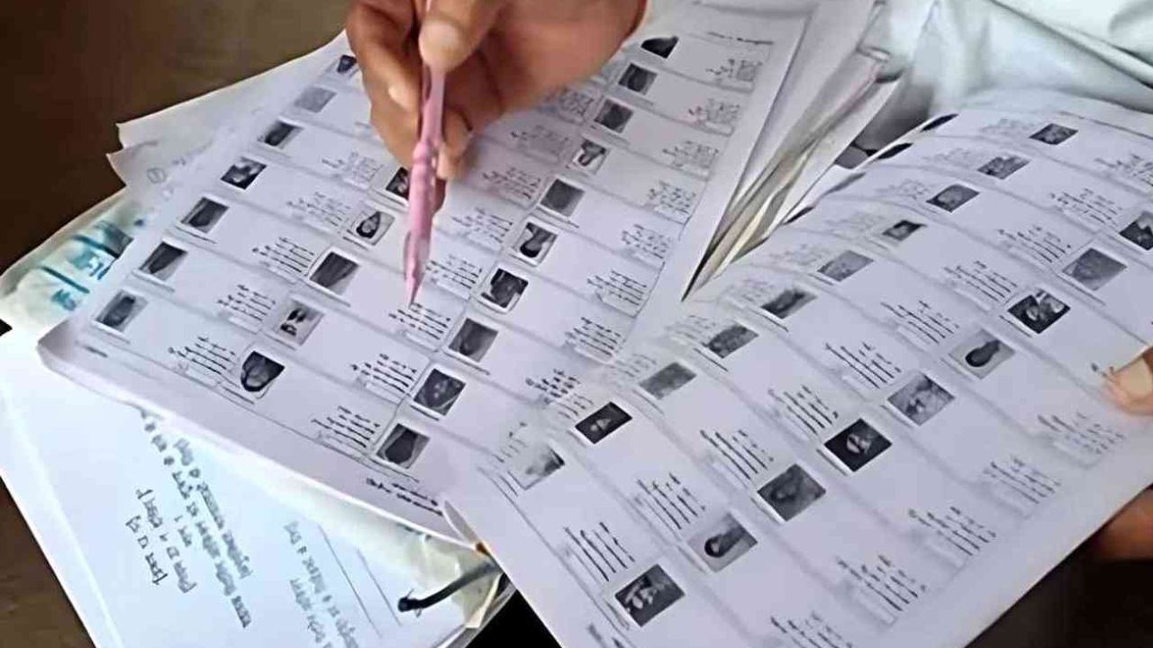 SIR में लापरवाही पर नोएडा डीएम सख्त, 60 BLO पर एफआईआर, मचा हंड़कंप