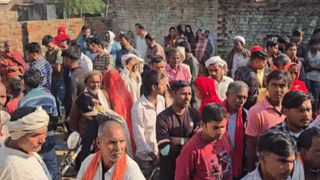 पहले तीन बच्चों और पत्नी का गला दबाया.. फिर खुद फांसी पर लटका; एक घर में मिली 5 लाशें