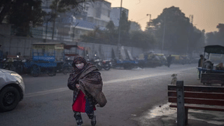 यूपी में ठंड और पॉल्यूशन का डबल अटैक, नोएडा-गाजियाबाद में और जहरीली हुई हवा, सांस लेना भी मुश्किल