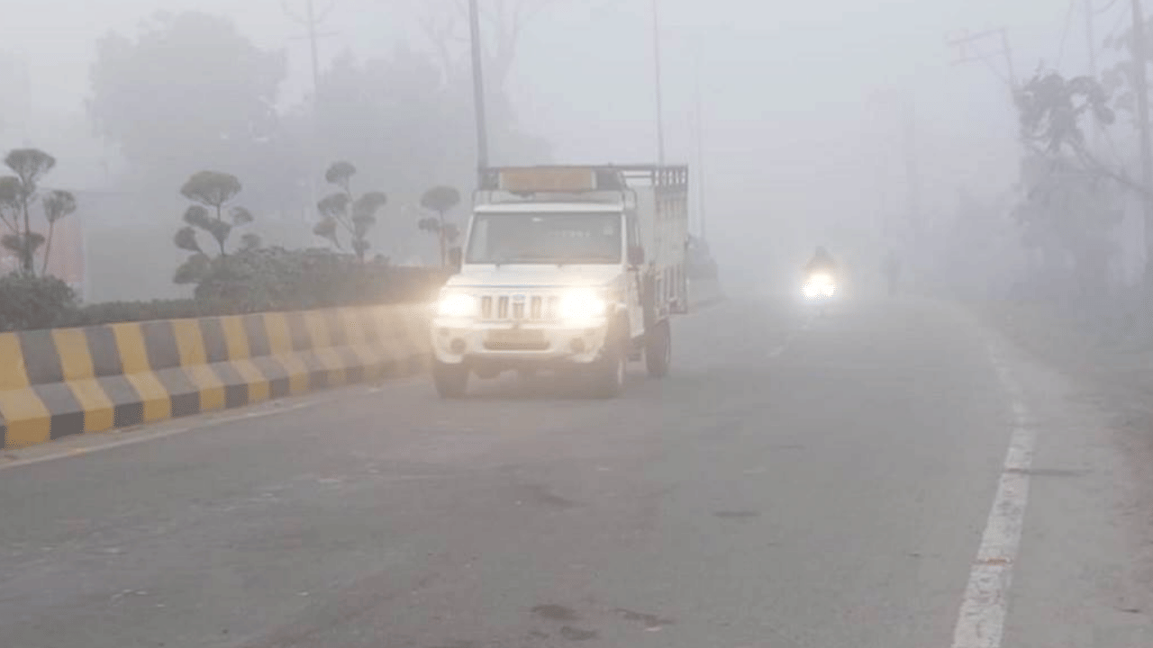 सावधान! यूपी में कहर ढाएगी ठंड, 9 डिग्री के नीचे पहुंचा तापमान, पॉल्यूशन से भी राहत नहीं