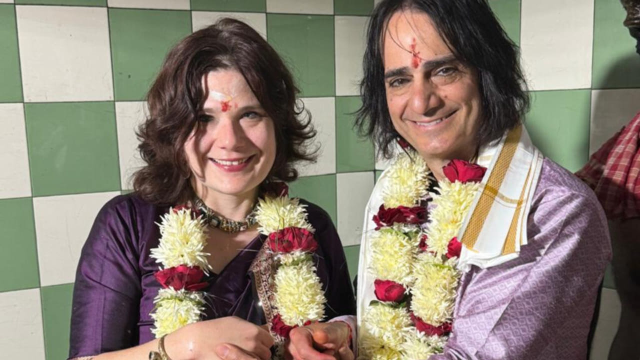 अमेरिकी जोड़े ने काशी में रचाई शादी, जेसन और लॉरा ने महादेव को साक्षी मान लिए सात फेरे- Photos