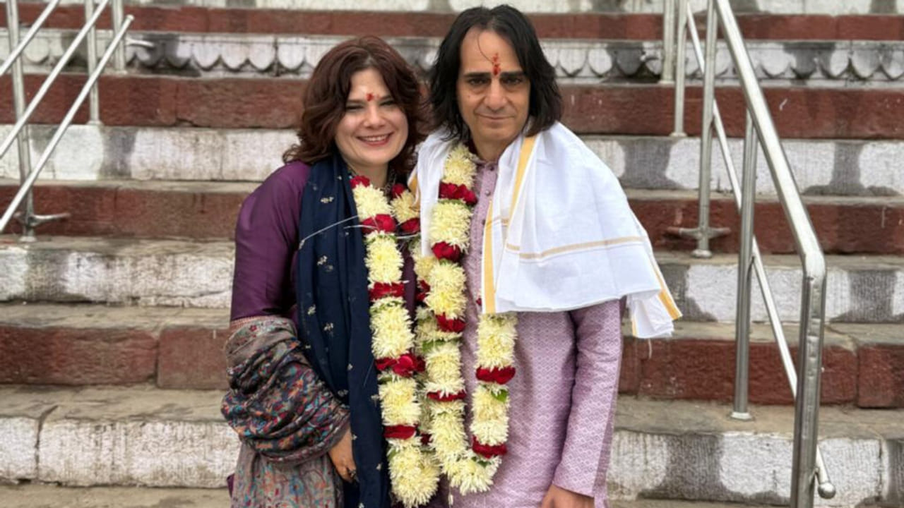 अमेरिकी जोड़े ने काशी में रचाई शादी, जेसन और लॉरा ने महादेव को साक्षी मान लिए सात फेरे- Photos