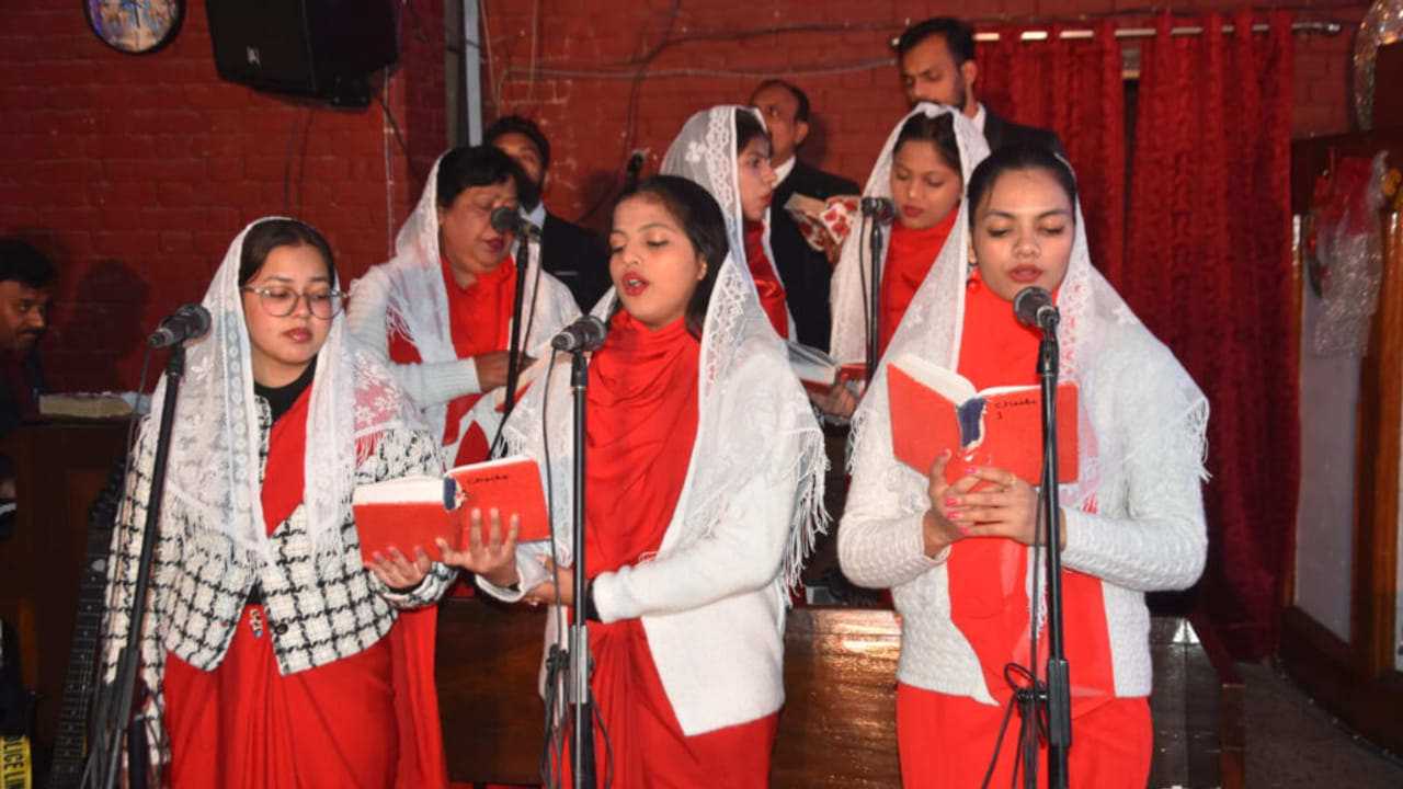 मुरादाबाद में स्थित है 151 साल पुराना चर्च, शिल्पकला और विरासत का अनोखा संगम- Photos