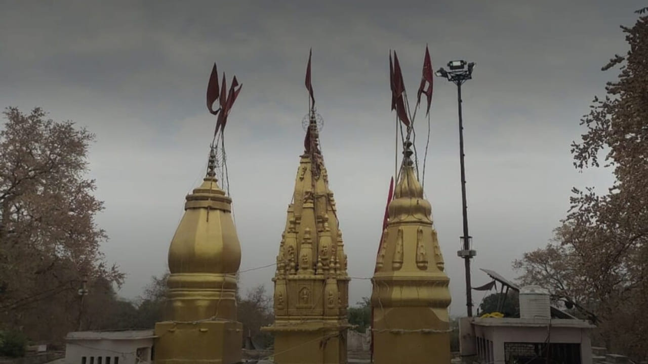 यूपी में अनोखा काली मंदिर, खेचरी मुद्रा में विराजमान हैं माता; चढ़ाया प्रसाद हो जाता है गायब