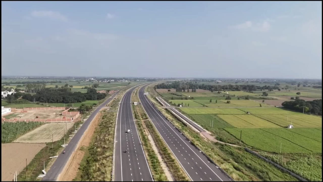 गंगा एक्सप्रेस-वे पर कब फर्राटा भरेंगे वाहन? 99% काम पूरा, जानिए 1% क्या बचा
