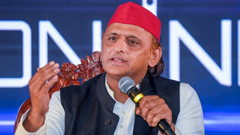 मंत्रियों के विभागों के बंटवारे पर अखिलेश बोले- क्या ऊपर से आएगी पर्ची