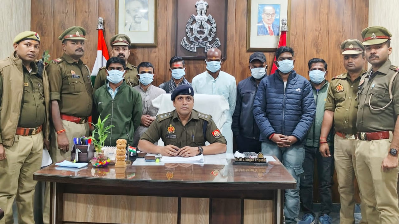 500 से 1100 रुपये में काशी विश्वनाथ और बाबा काल भैरव का VVIP दर्शन कराने वाले 22 अरेस्ट