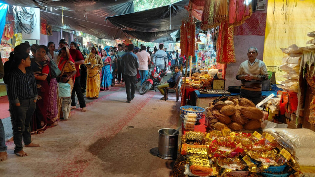 यूपी में अनोखा काली मंदिर, खेचरी मुद्रा में विराजमान हैं माता; चढ़ाया प्रसाद हो जाता है गायब