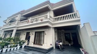 कप सिरप बेच कर करोड़ों कमाए, बनाए ऐसे महल कि देखकर चौंधिया जाएंगी आंखें; आप भी देखें तस्वीरें