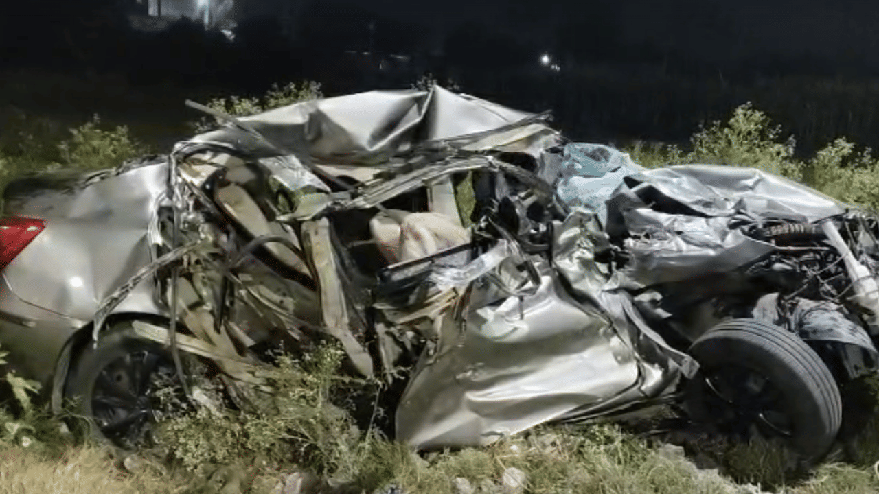 अमरोहा में एक घंटे में दो भयानक सड़क हादसे, 4 MBBS डॉक्टर समेत 6 की दर्दनाक मौत