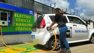 नोएडा को दम घोंटू हवा से मिलेगी राहत, ईको-फ्रेंडली शहर बनाने के लिए लगेंगे 81 ईवी चार्जिंग स्टेशन