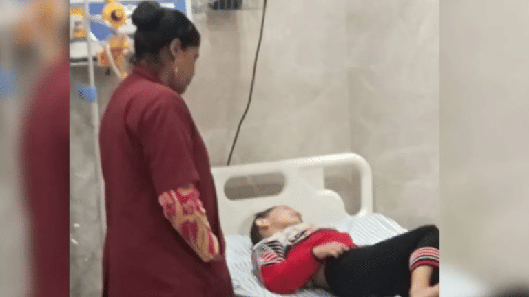 गोरखपुर के ओरियन मॉल में तीसरी मंजिल से नीचे गिरा मासूम, मचा हड़कंप