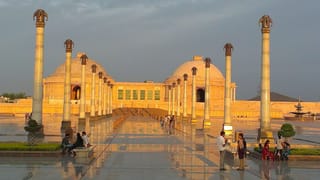 नए साल में करना है आउटिंग,  परफेक्ट हैं ये डेस्टिनेशन; जानें लखनऊ में कहां मनाए जश्न