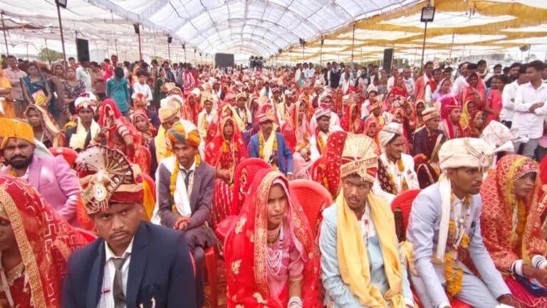 बार-बार बदल रही डेट, सामूहिक विवाह आयोजन में देरी से टूटने लगे रिश्ते