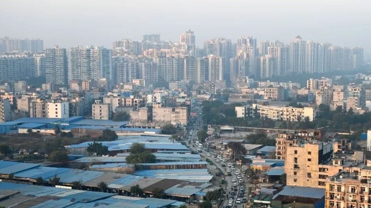 आखिर नोएडा में क्यों बंद हो गईं 492 औद्योगिक इकाइयां?