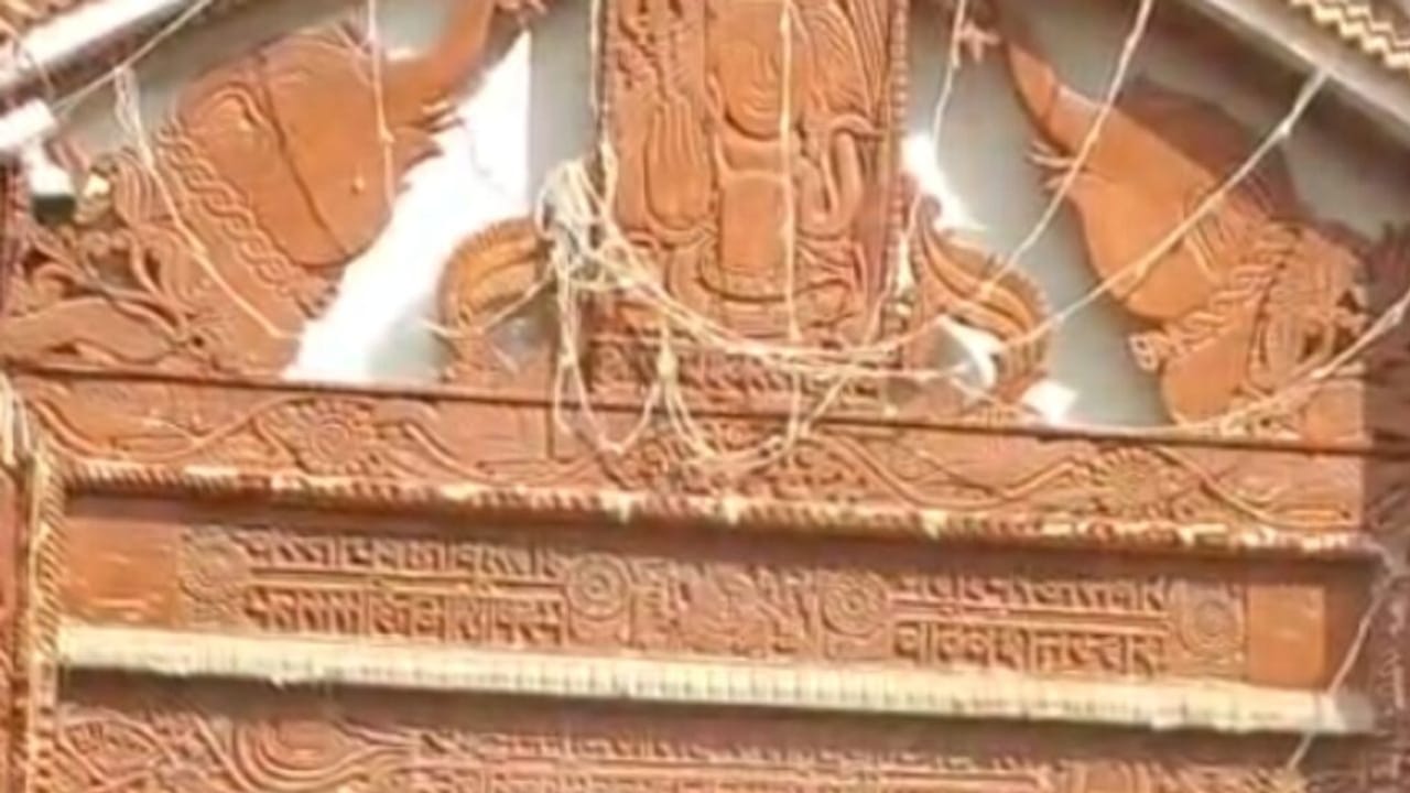 महाभारत काल से है बाराबंकी का ये मंदिर, यहां स्थापित है 5 हजार साल पुराना शिवलिंग, PHOTOS