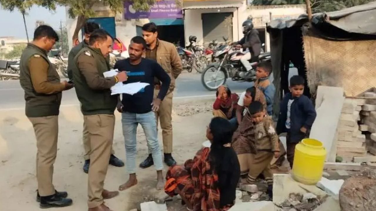 वाराणसी पुलिस के ‘ऑपरेशन टॉर्च’ में मिले 500 संदिग्ध बांग्लादेशी-रोहिंग्या, डिटेंशन सेंटर भेजने की तैयारी