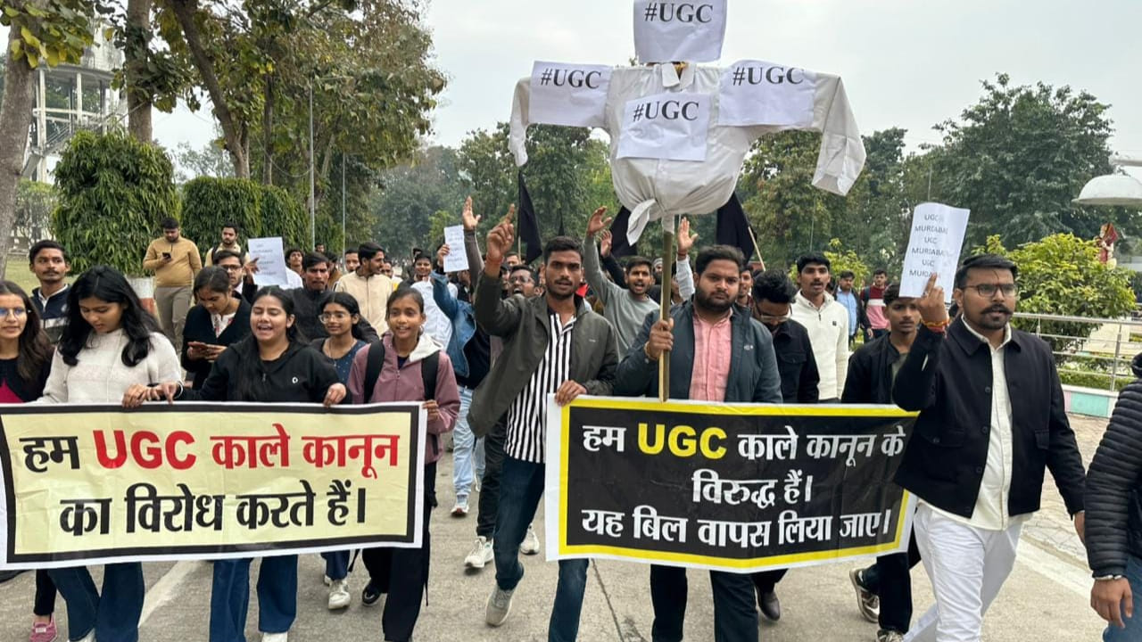 कानपुर में UGC के नियमों पर छात्रों का फूटा गुस्सा, भेदभाव के आरोप