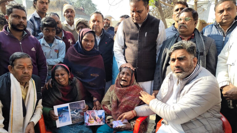 मेरठ में कश्यप समाज के युवक की हत्या पर बवाल, अखिलेश ने सरकार को घेरा