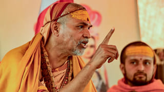 प्रयागराज: अविमुक्तेश्वरानंद के शिविर के बाहर हंगामा, लाठी-डंडे के साथ जबरन घुसने की कोशिश, थाने में शिकायत