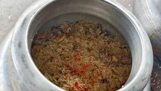 100 साल बाद भी वही स्वाद, सरहद पार बढ़ी मुरादाबादी बिरयानी की डिमांड; जानें क्यों है खास