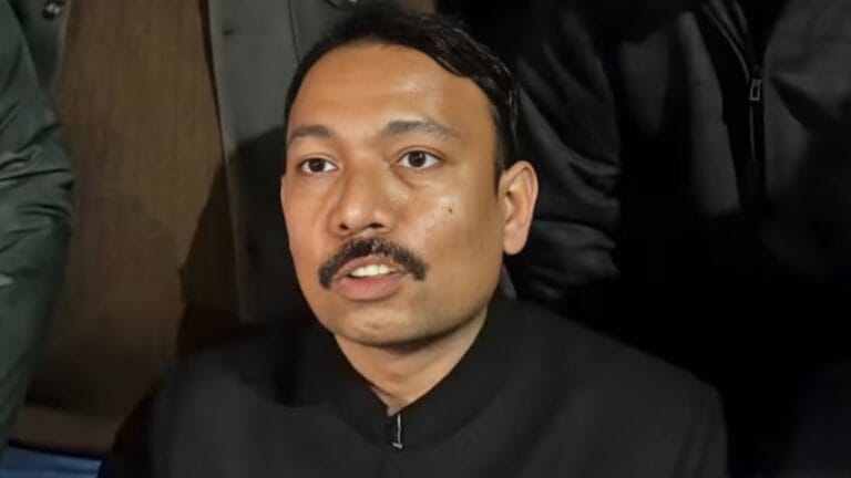 एक पेनड्राइव, कई सबूत... अलंकार अग्निहोत्री की मुश्किलें बढ़ेंगी!