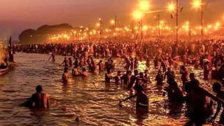 माघ मेले में ब्रह्म मुहूर्त में शुरू मौनी अमावस्या का स्नान, संगम की रेती पर उमड़ा श्रद्धा का सैलाब