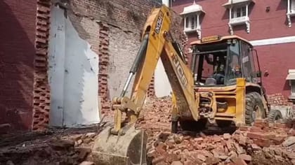 दालमंडी में मौजूद 6 मस्जिदों का क्या होगा? प्रशासन ने बताया अपना प्लान