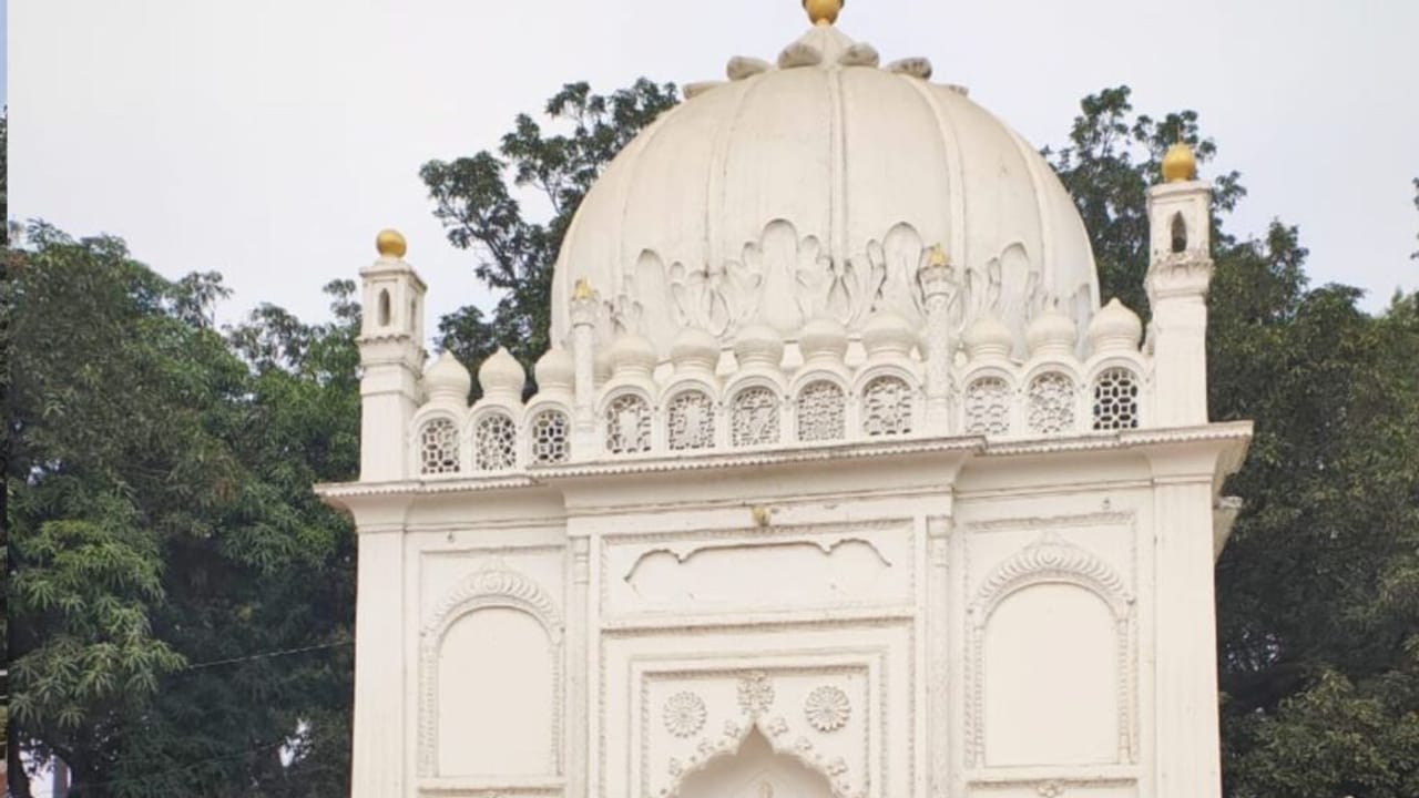 काशी में जन्मे कबीर ने अपने अंत समय के लिए मगहर को क्यों चुना था? यहां जानें