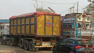 लखनऊ, रायबरेली और फतेहपुर के ARTO सस्पेंड, ओवरलोड ट्रकों से वसूली मामले में हुई कार्रवाई