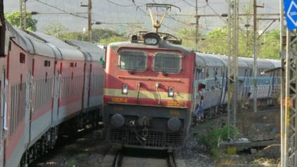 अब चारबाग नहीं इस स्टेशन से चलेगी पुष्पक एक्सप्रेस, ये है नया शेड्यूल