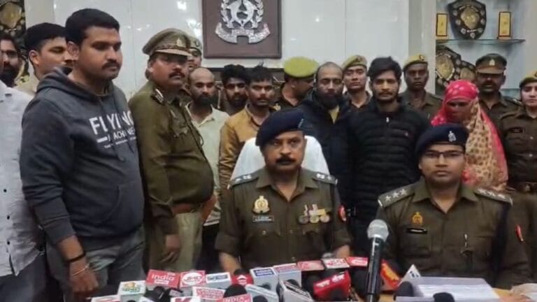 अगवा कर विषकन्या संग खींची अश्लील फोटो, फिर भी नहीं माना तो घोंटा गला