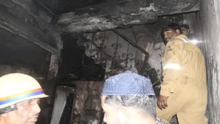 मेरठ में आधी रात को कपड़ा कारोबारी के घर में लगी आग, एक ही परिवार के 5 बच्चों समेत 6 लोग जिंदा जले