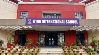 एक घंटे तक बाथरुम में बंद रही 7वीं की छात्रा, शिकायत करने पर स्कूल ने लिखवाया माफीनामा