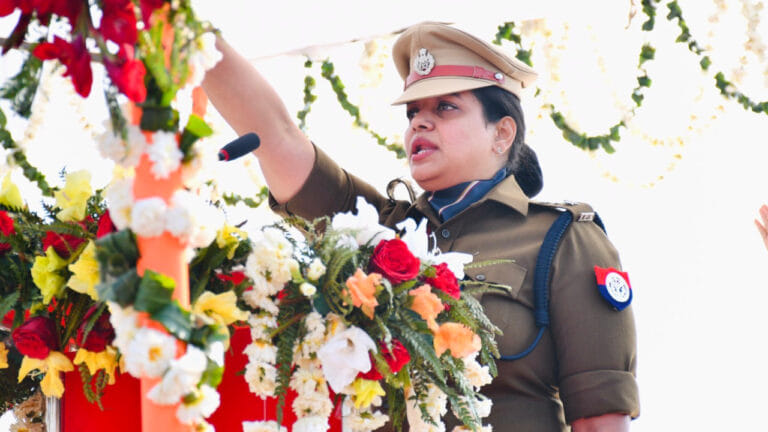 डबल मर्डर के बाद बदायूं SSP हटे, अंकिता शर्मा को कमान; 7 IPS का तबादला