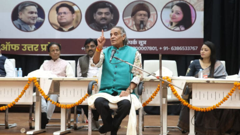 'कश्मीर किसी के अब्बा की…', कवि सम्मेलन में डा. हरि ओम पवार ने बांधा स