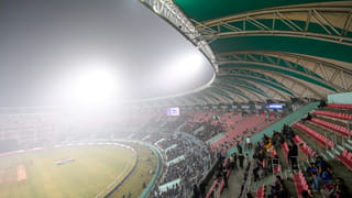 IPL के दौरान सिक्के, ईयरबड समेत लाइव रिकॉर्डिंग पर भी रोक… इकाना स्टेडियम में दर्शकों के लिए एडवाइजरी