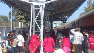 ट्रेन में टिकट नहीं, फ्लाइट और बस का किराया कई गुना बढ़ा, होली बाद वापसी कैसे करें?