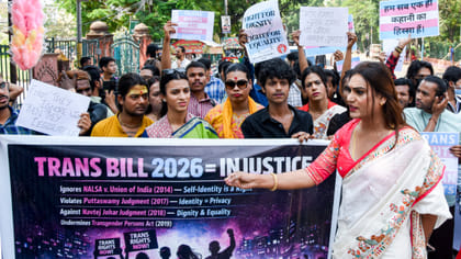 ‘मेरी बॉडी, मेरी मर्जी’, ट्रांस बिल के खिलाफ लखनऊ की सड़कों पर LGBTQIA