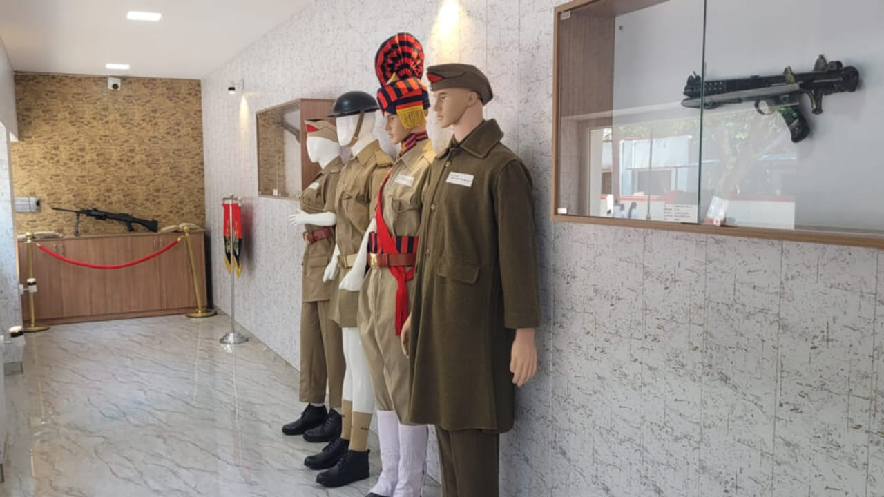 वाराणसी में यूपी का पहला पुलिस म्यूजियम, बदलती वर्दी, हथियार और गौरवशाली इतिहास