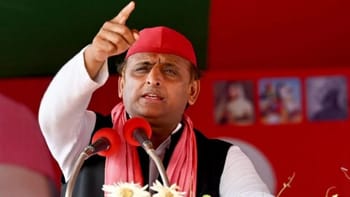 अखिलेश का BJP पर वार-जेवर में सरकारी कर्मचारियों को लाकर जुटाई थी भीड़