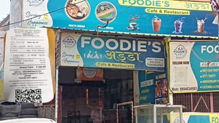 गैस संकट का फायदा उठा रहे रेस्टोरेंट मालिक, कासगंज में ‘LPG सरचार्ज’ से वसूली