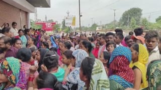 कुरुक्षेत्र बना कलक्ट्रेट… गैस की कालाबाजारी के खिलाफ महिलाओं ने लहराया बेलन, घेरा DM ऑफिस