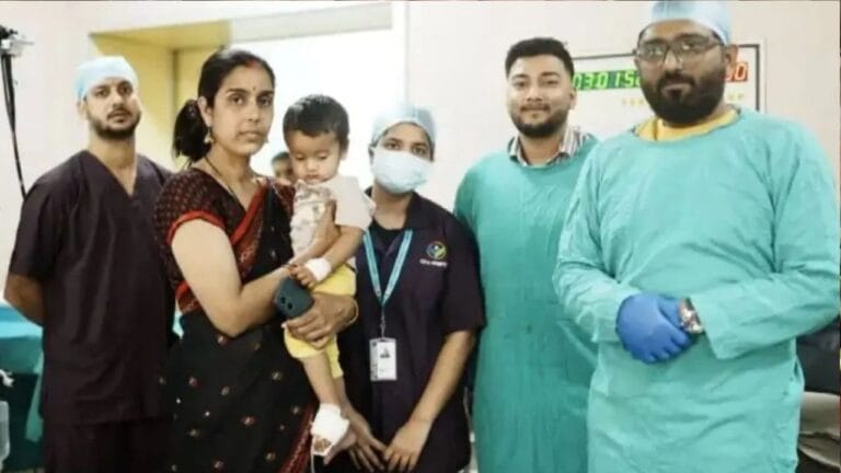 बच्चे ने निगल लिया था स्क्रू, बिना ऑपरेशन किए ऐसे निकाला गया