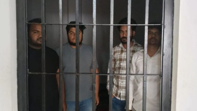 गोरखपुर में 1 अरब की ठगी का खुलासा, फर्जी खातों से ऐसे होता था खेल