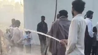 होलिका जलाने के लिए उठा ले गए थे छप्पर, गुस्साए युवक ने दहन से पहले ही लगा दी आग