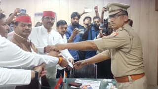 लखनऊ: अपर्णा यादव के खिलाफ थाने पहुंचे सपा कार्यकर्ता, पार्टी झंडा जलाने मामले में दी तहरीर