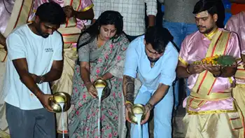 काशी विश्वनाथ की शरण में पहुंचे क्रिकेटर रिंकू सिंह और प्रिया सरोज, गंगा आरती में हुए शामिल- Photos काशी विश्वनाथ की शरण में पहुंचे क्रिकेटर रिंकू सिंह और प्रिया सरोज, गंगा आरती में हुए शामिल- Photos