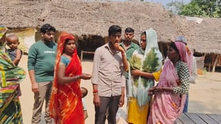 आजादी के बाद पहली बार इस गांव का कोई बच्चा फर्स्ट डिविजन पास, शादियों में ढोता है रोड लाइट